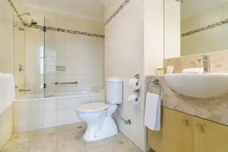 Clarion Suites Gateway - 95