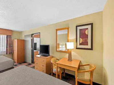 Quality Inn & Suites des Moines Airport - 55
