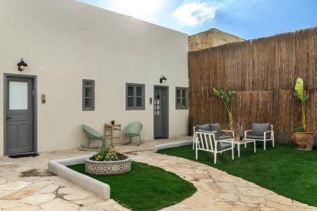 Helios Boutique Suites by la Finca - 13