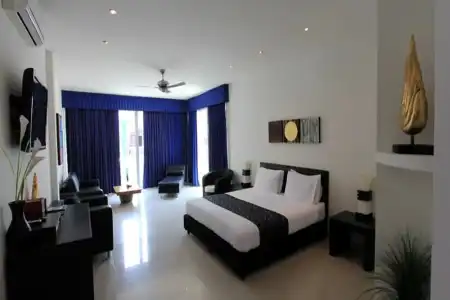 East Suites - 153