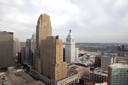 Hilton Cincinnati Netherland Plaza - 18