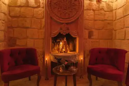 Solo Cave Suites - 129