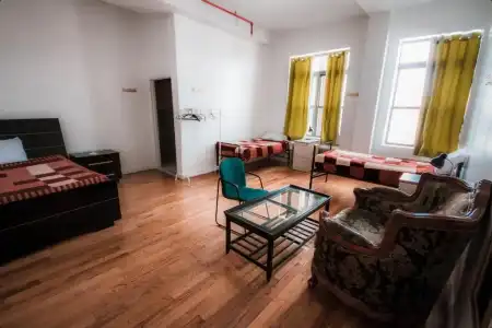 NY Moore Hostel - 55