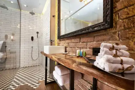One Luxury Suites - 140