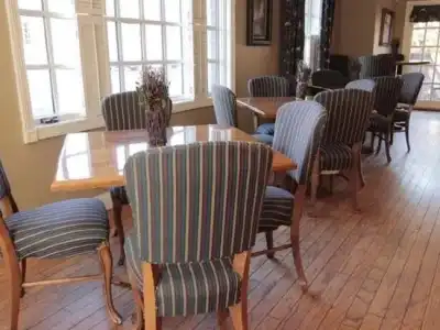 Hillwinds Inn - 18