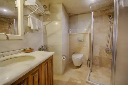 Tulip Cave Suites - 102