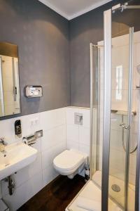 am Schloss Biebrich - 9