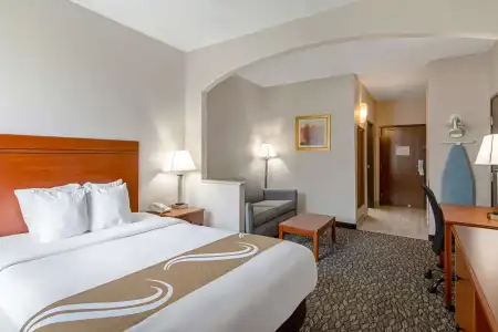 Quality Suites Austin South St. Elmo District - 6