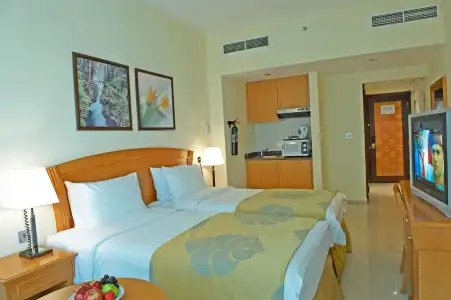 Golden Tulip Sharjah Apartments - 6