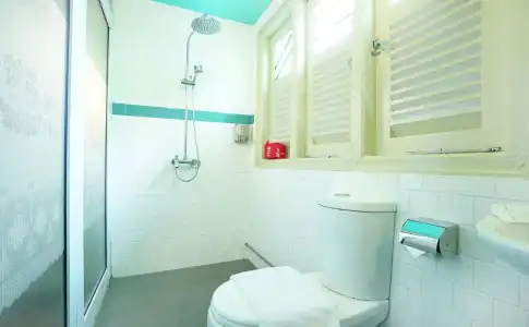 Kam Leng - 9