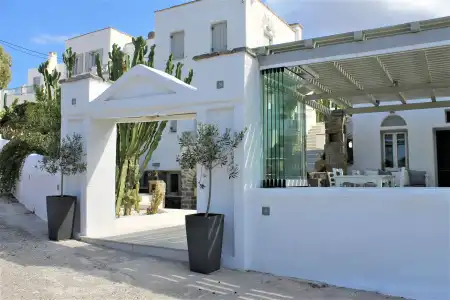 Parian Lithos Residence - 10