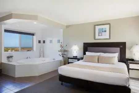Comfort Inn On Raglan - 53