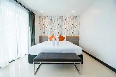Irin Beach Cha - am - 86
