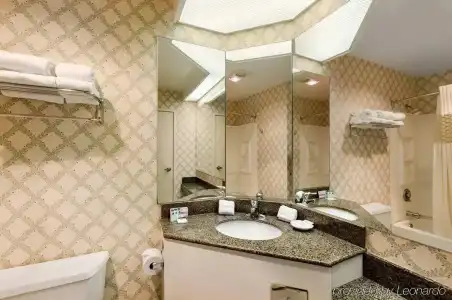 Hampton Inn Colchester - 8