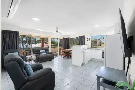 Alexander Beachfront Apartments - 61