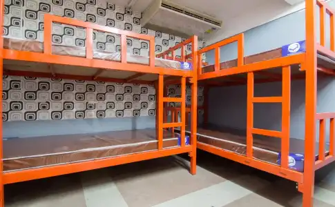 VR Hostel - 4
