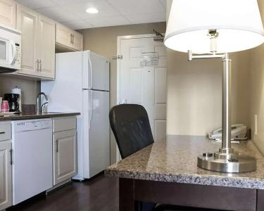 MainStay Suites Bismarck - 22