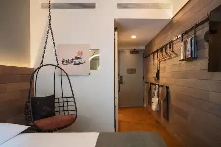 Moxy NYC Downtown - 10