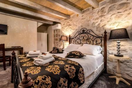 Heritage Palace Varos - Mag Quaint & Elegant Boutiques - 28