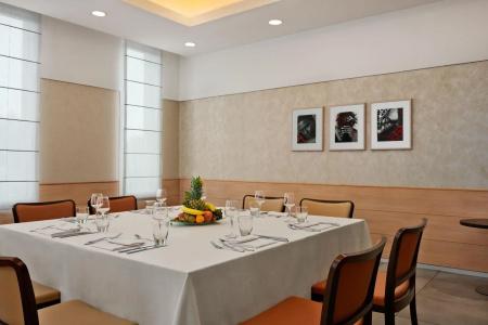Hilton Garden Inn Rome Airport - 15