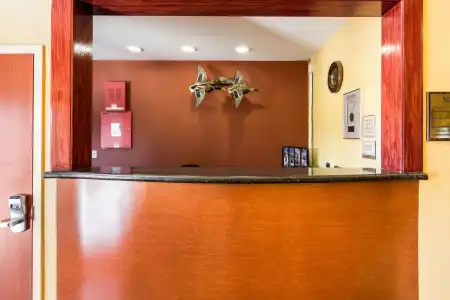 Econo Lodge Inn & Suites Little Rock SW - 1