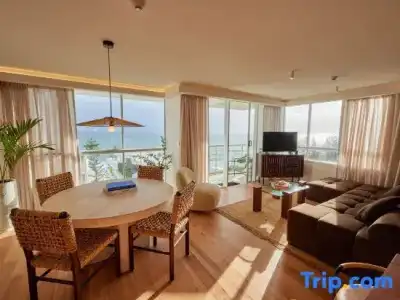 Burleigh Beach Tower - 235