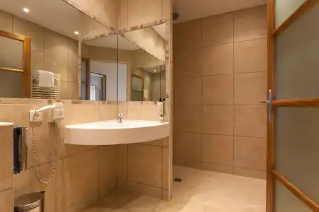 B&B Nîmes Ville Active - 8