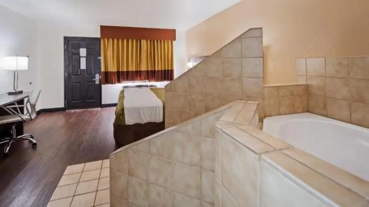 SureStay By Best Western Phoenix Airport - 57