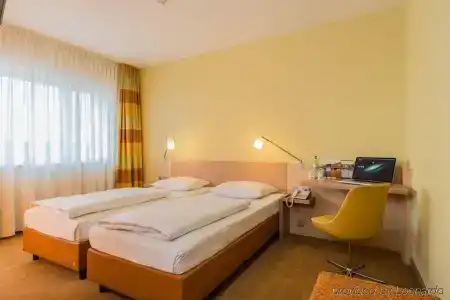 Premier Inn Muenchen Messe - 2