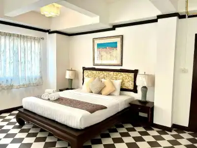 Ladawan Boutique - 2