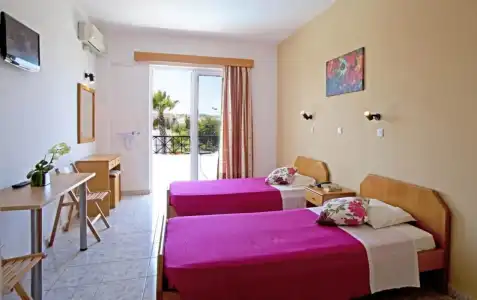 Dias Studios & Suites - 5