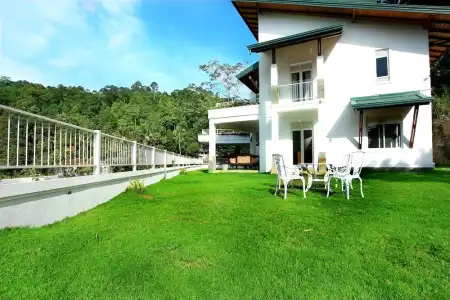 Sunlit Villa - 17