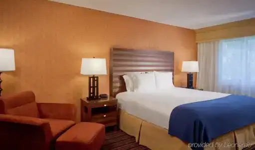 Holiday Inn Express Sacramento Convention Center - 6