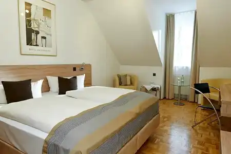 Müller Café & Wein - Mondholzhotel - 38