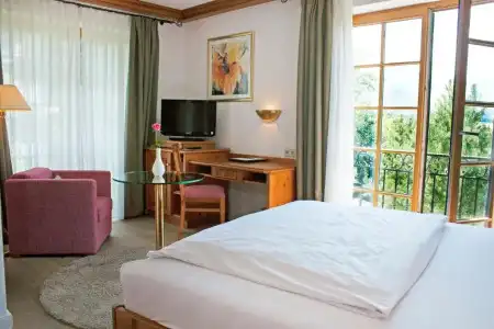 Bayerischer Hof - 69