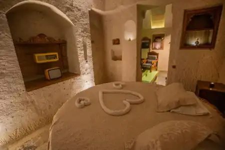 Hermes Cave - 121