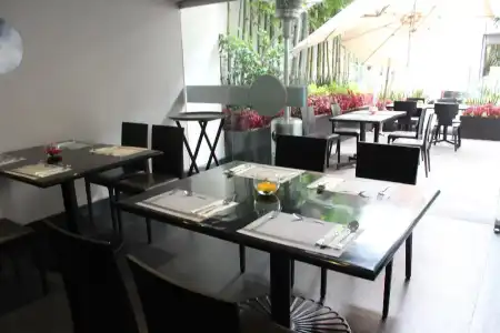 El Ejecutivo by Reforma Avenue - 27