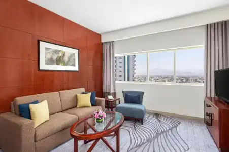 DoubleTree by Hilton - 85