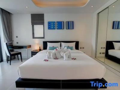 Absolute Twin Sands Resort & Spa - 42
