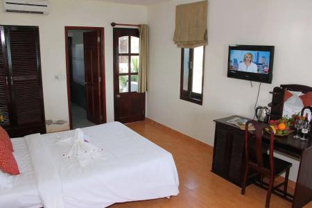 Little Paris Resort - 2