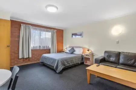 Martin Cash Motel - 39