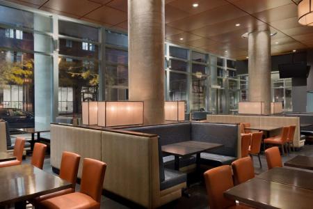 Embassy Suites Montréal by Hilton - 25