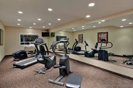 Holiday Inn Express & Suites Calgary S-Macleod Trail S by IHG - 22