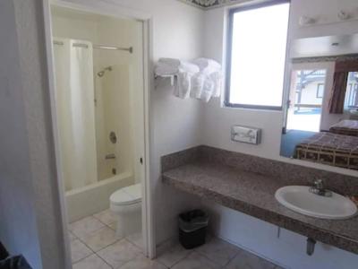 Rodeway Inn Monterey Near Fairgrounds - 6