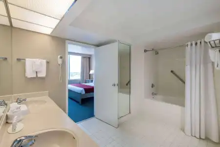 Ramada by Wyndham Kissimmee Gateway - 9