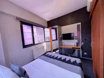 Black Art Otel - 54