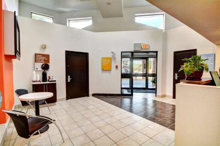 Motel 6 Newport, RI - 1