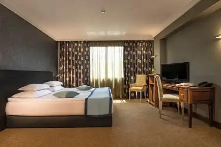 Rosslyn Thracia - 39