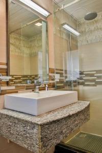 Golden Tulip Dar City Center - 50