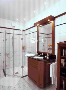 Louisa's Place - 101